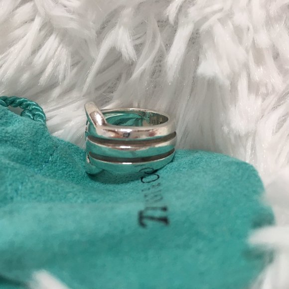 Retired Tiffany & Co. Atlas Ring - Size 5.5 - Picture 2 of 6